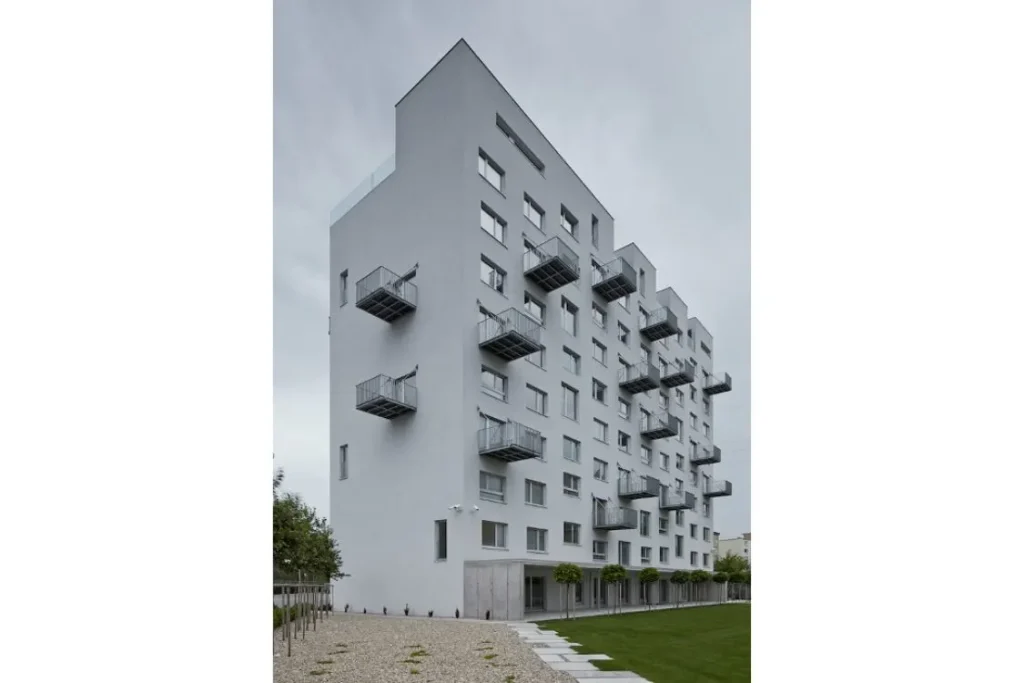 Модернизированный панельный дом в г. Римавска-Собота, Словакия