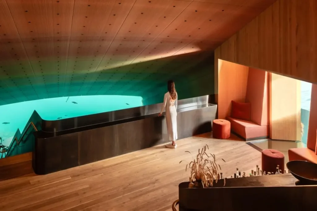 Внутри ресторана