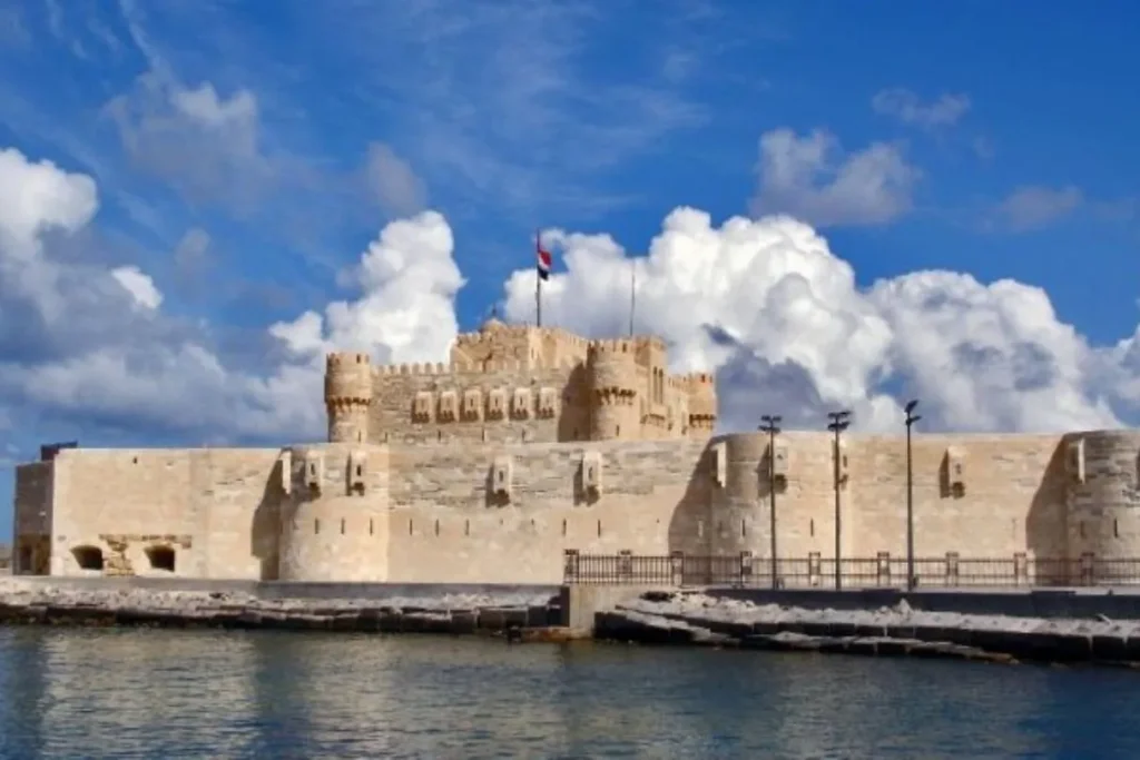 Крепость Кайт-Бей построенная на фундаменте маяка