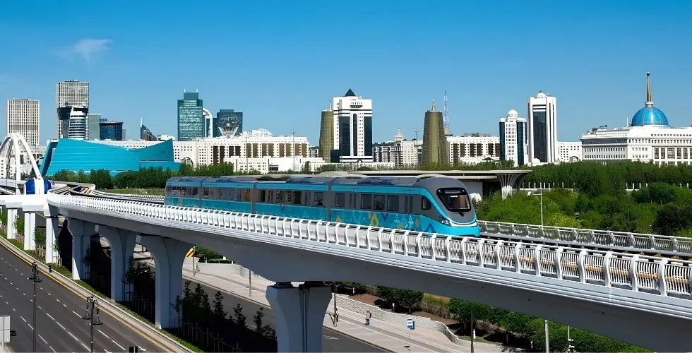 Эстакадная линия LRT в Астане